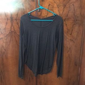 VGUC lululemon long sleeve tee. Size 6